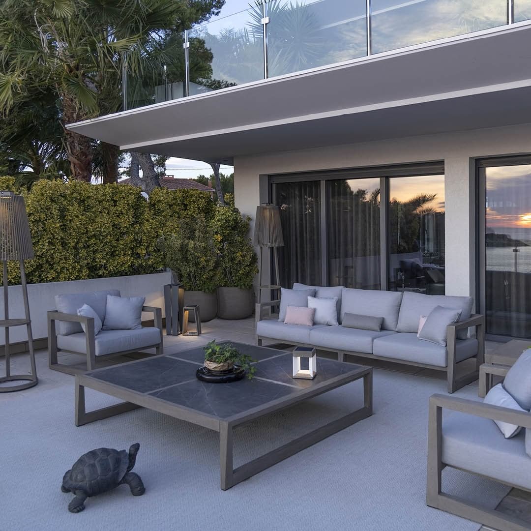 lesjardins-skaal-sofa-lounge-chair-lifestyle lesjardins skaal sofa lounge chair lifestyle