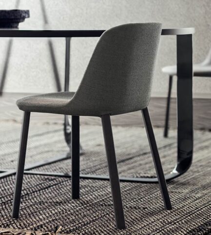 Esse chair metal legas PIANCA