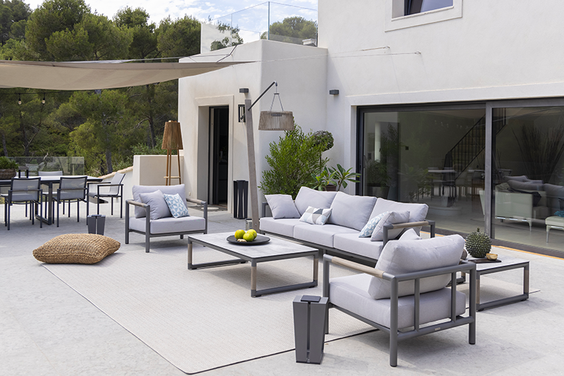 bastingage-gray-living-lifestyle