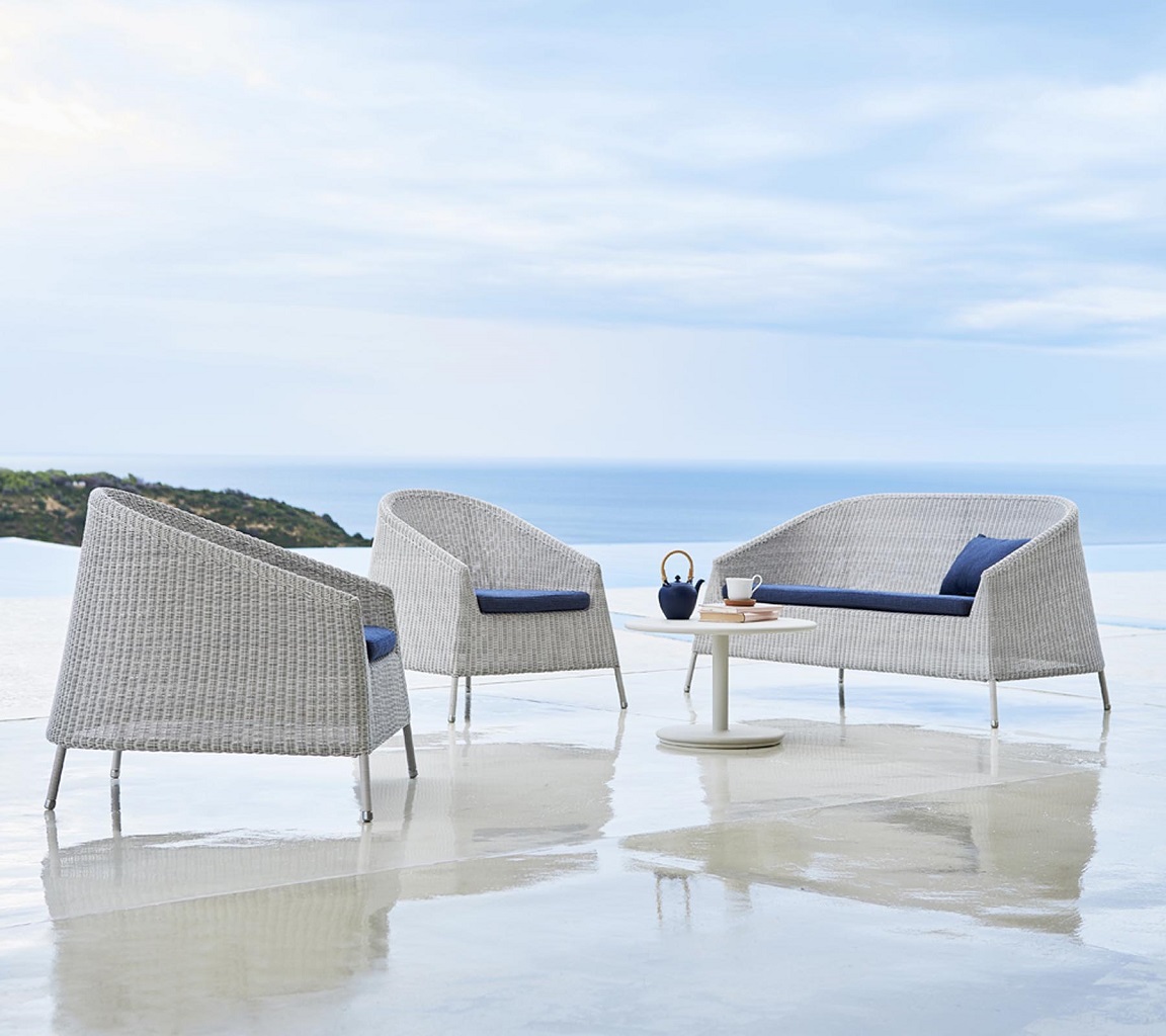 Kingston_0006_Kingston_lounge__white-grey_lifestyle