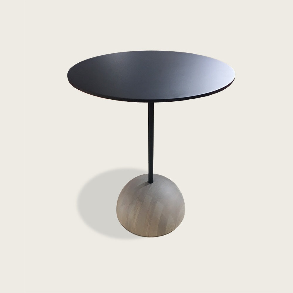 luna_side_table_oak_matte_black_top