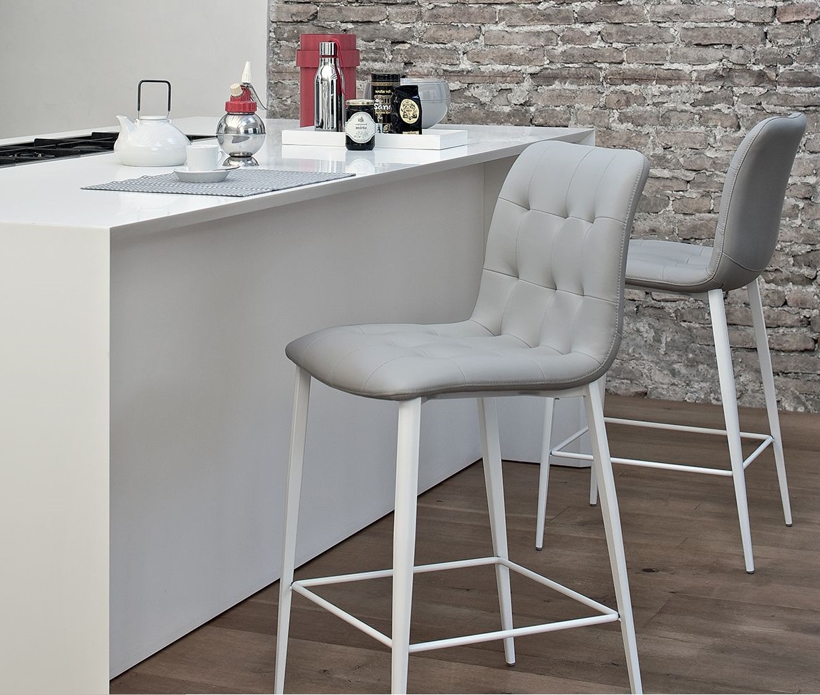 kuga-stool-lifestyle