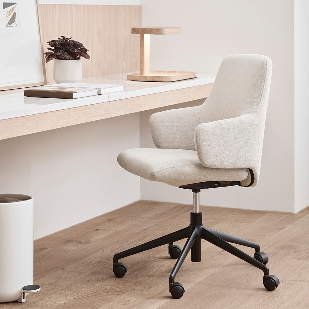 stressless-low-back-laurel-office-chair-daisy-light-beige stressless low back laurel office chair daisy light beige
