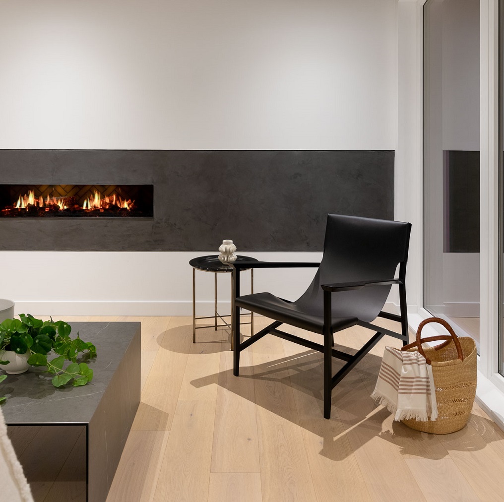 Pianca Isotta Armchair, Fiam En Table
