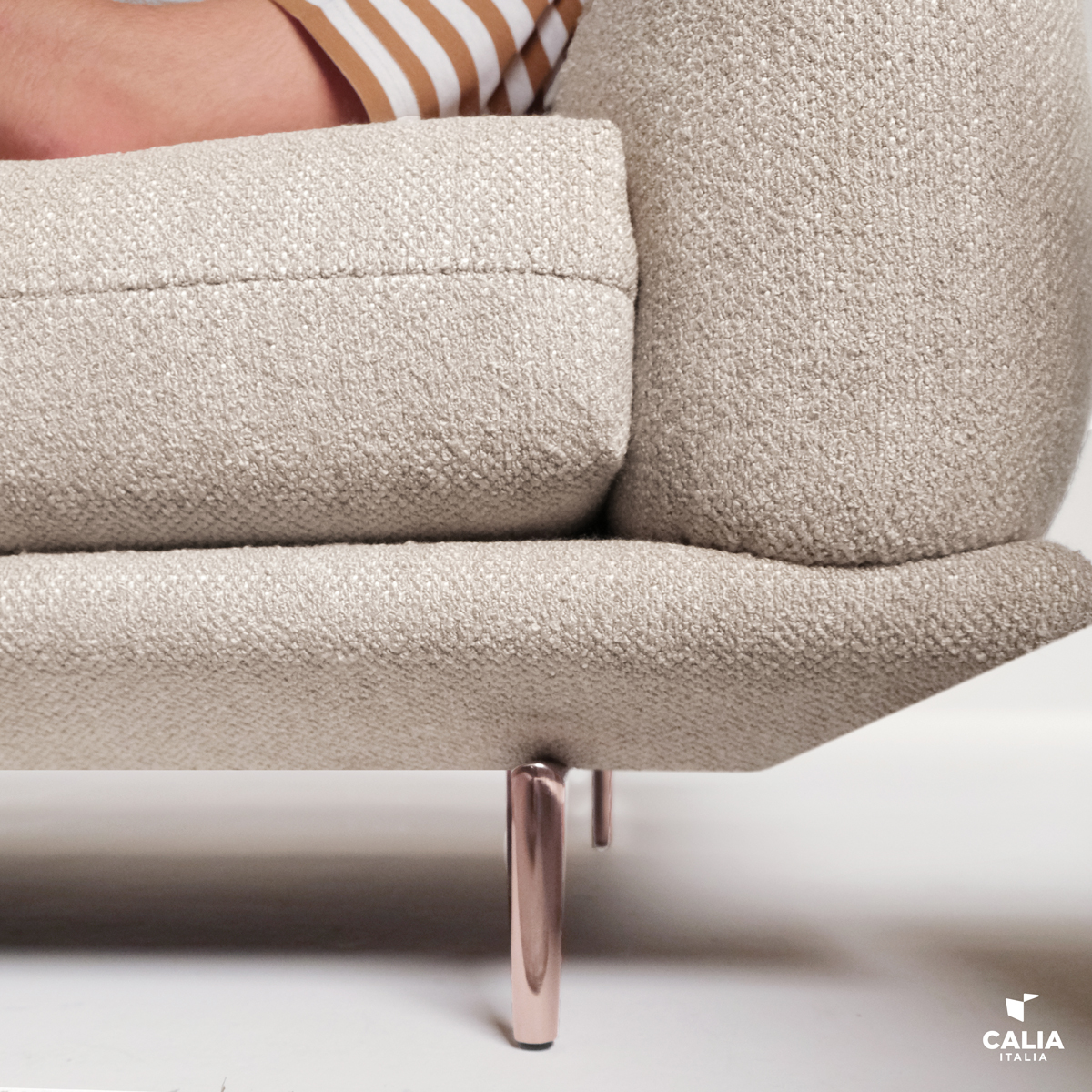 calia-italia-dragess-sofa-detail calia italia dragess sofa detail